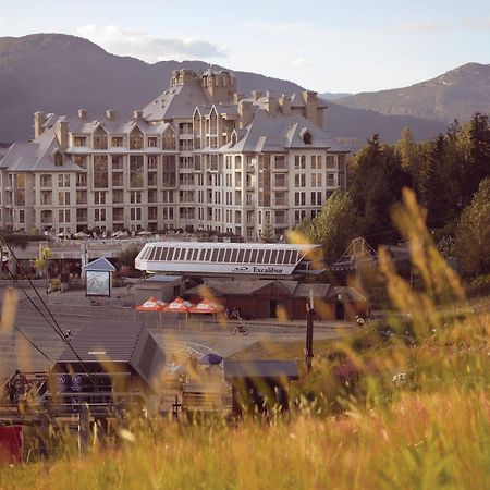 Pan Pacific Whistler Mountainside Hotel Buitenkant foto